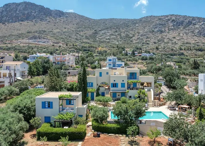 伊莱尼别墅酒店 *