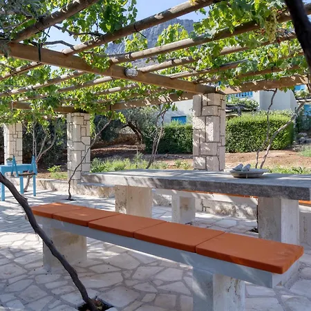 Eleni * Херсонісос